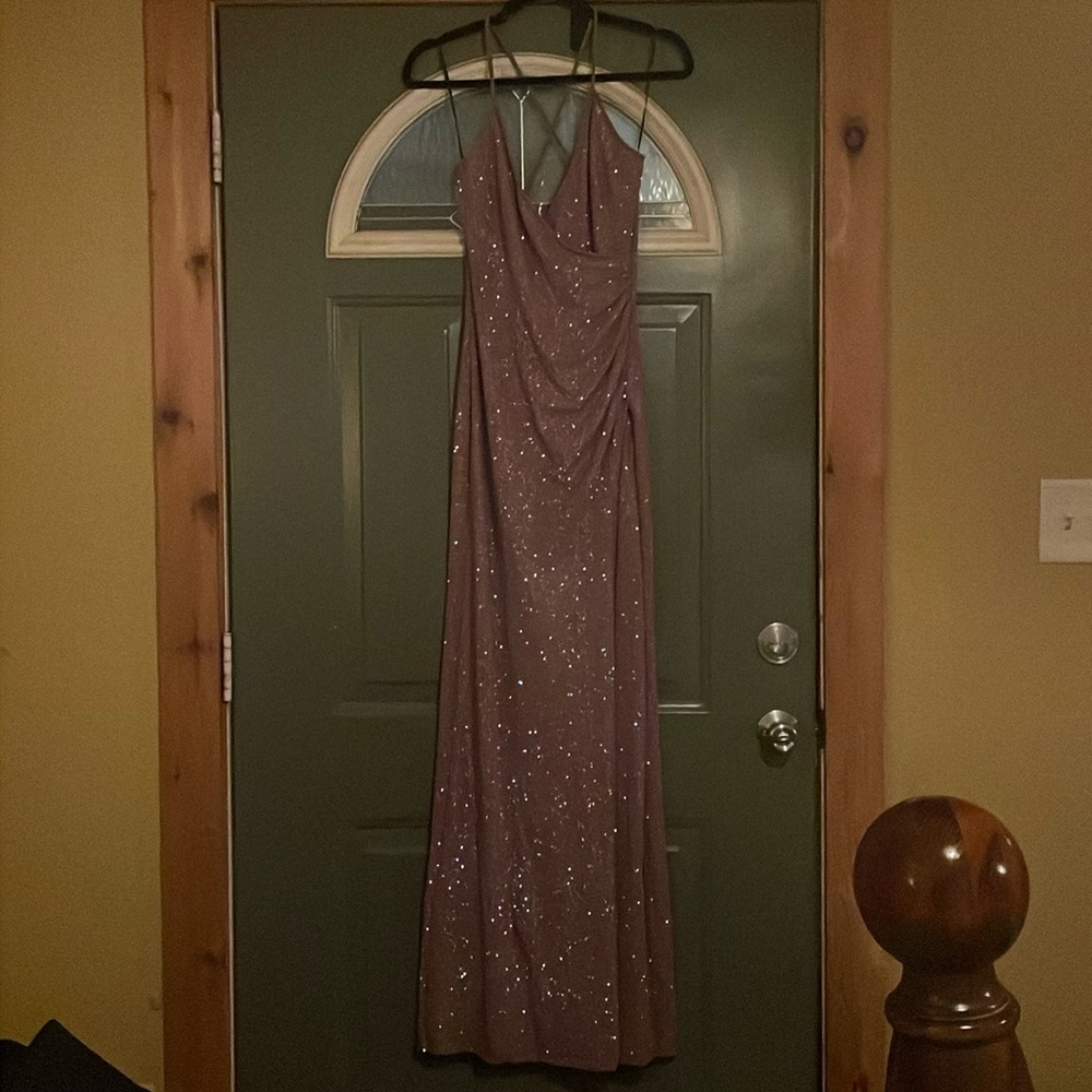 No tag or size tag. Fits like a 4-6 or small